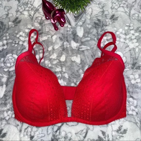 🌸 Victoria’s Secret Incredible Plunge Bra - Picture 5 of 11